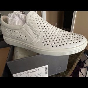 ECCO Ladies Slip-on Leather Sneakers